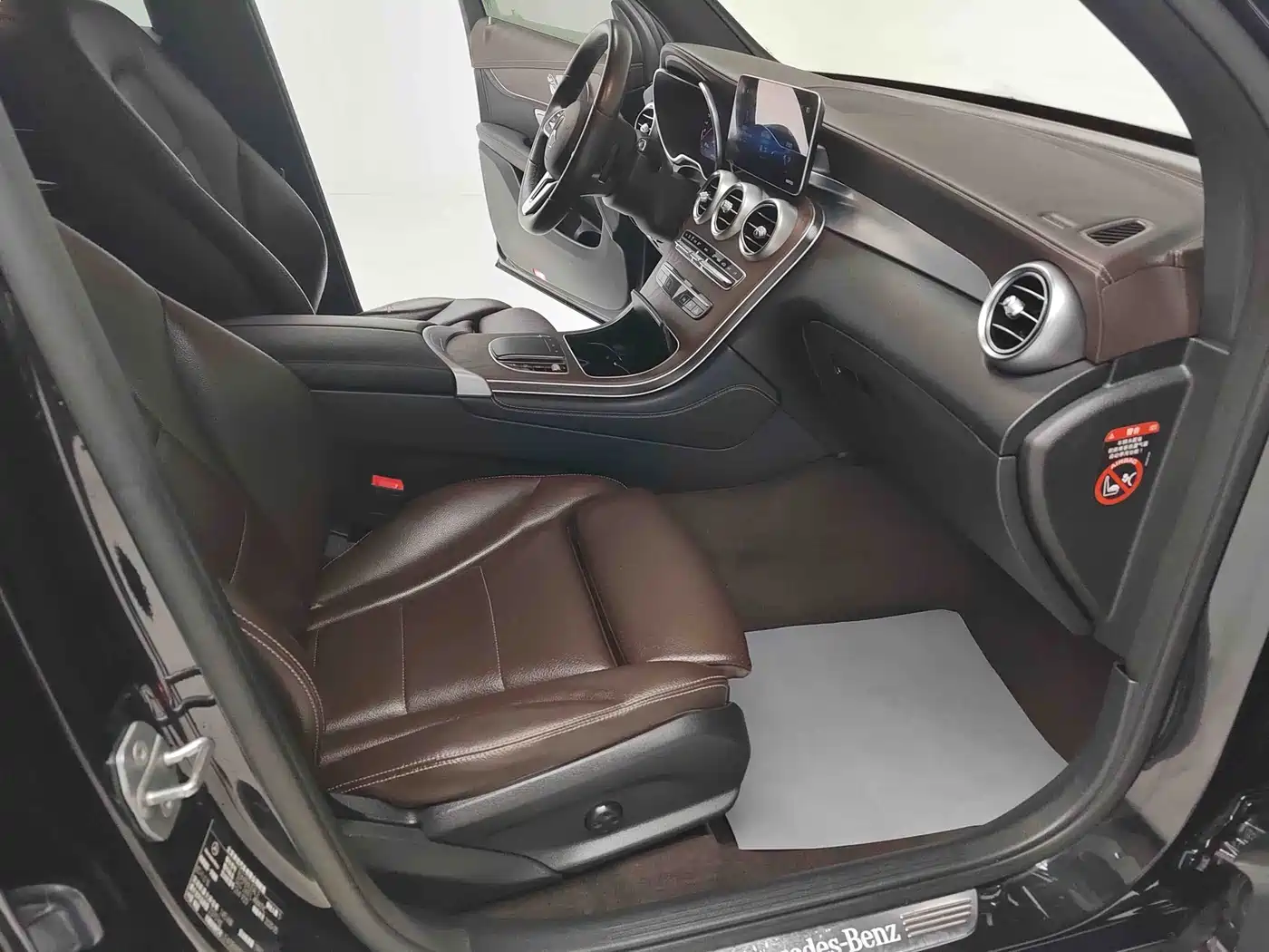 Mercedes-Benz GLC 2020 Facelift GLC 260 L 4MATIC Luxury фото 12