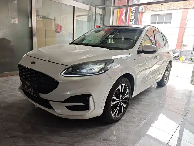 Ford Escape EcoBoost 245, полный привод, ST-LINE