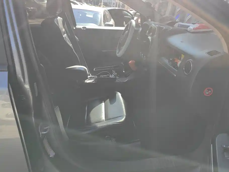 Photo 7 - Jeep Compass (Import)