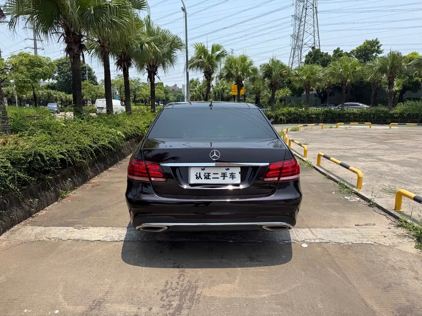 Photo 5 - Mercedes-Benz E-Class