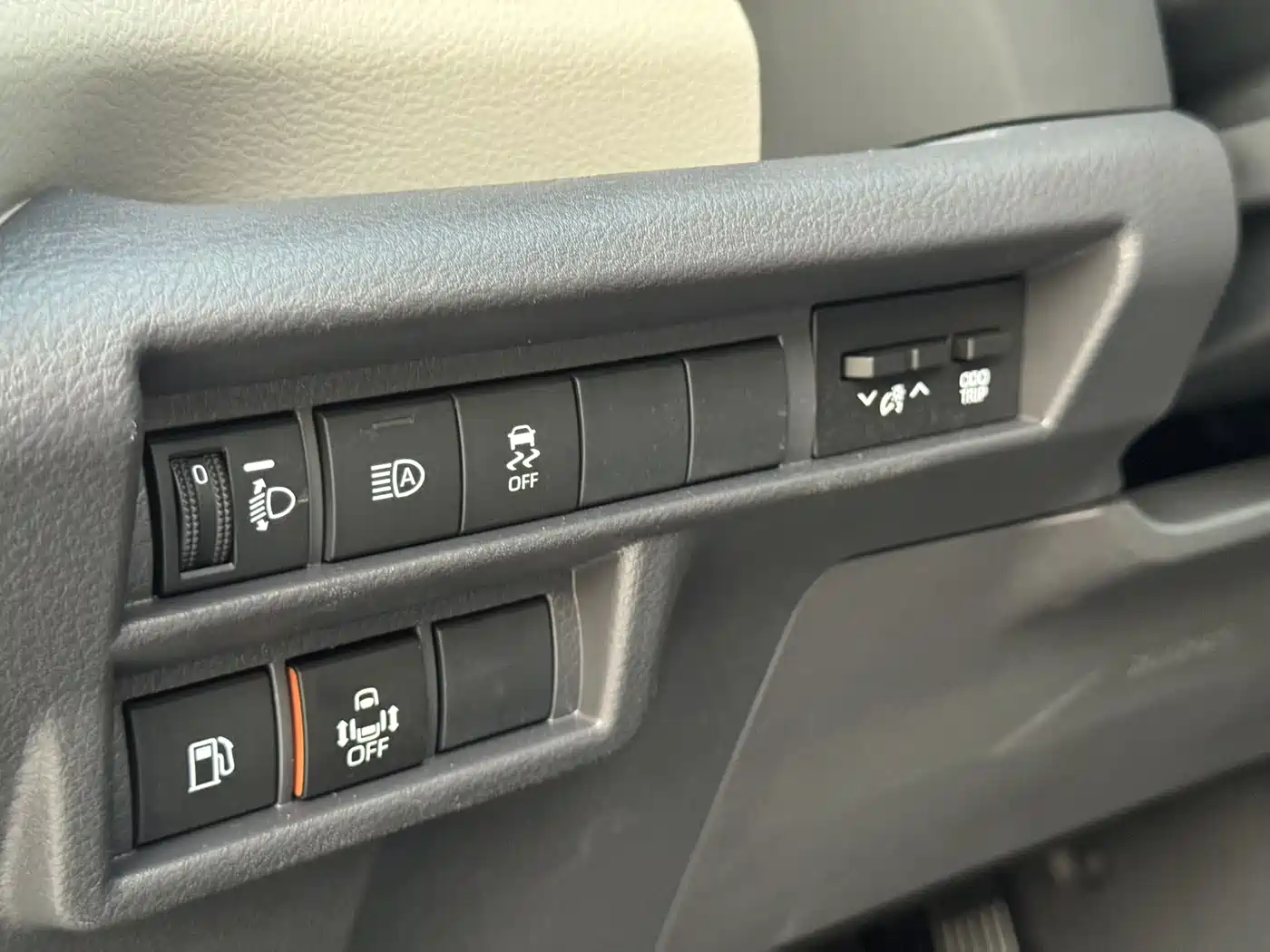 Toyota Granvia 2023 2.5L Hybrid Comfort Edition фото 12