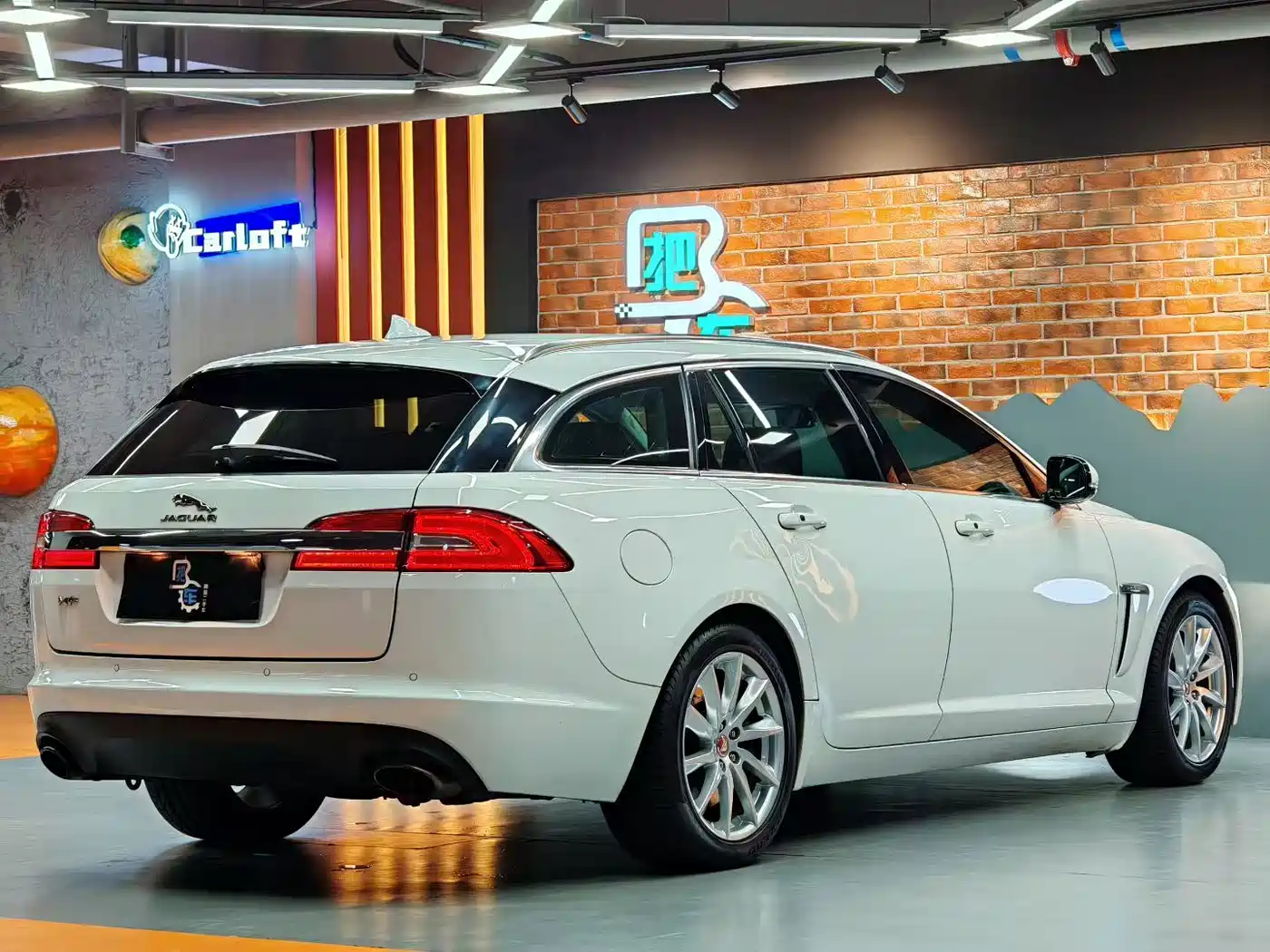 Jaguar XF 2015 2015 XF 2.0T Sportbrake Luxury Edition