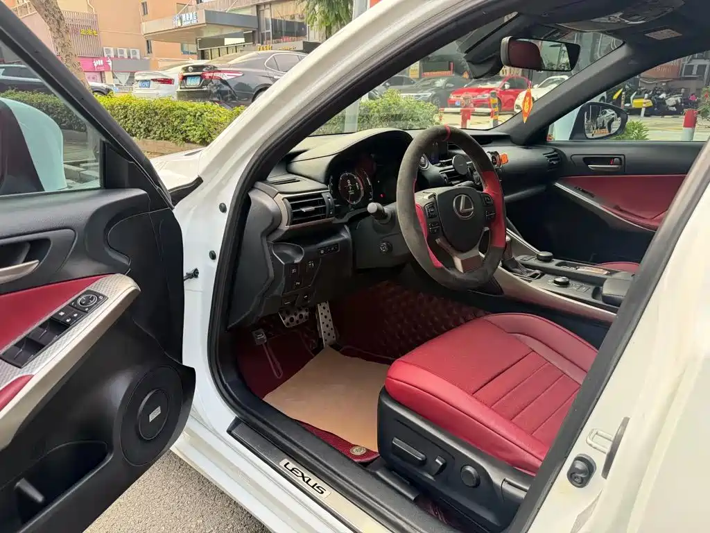 Lexus IS 2019 2017 300 F SPORT
