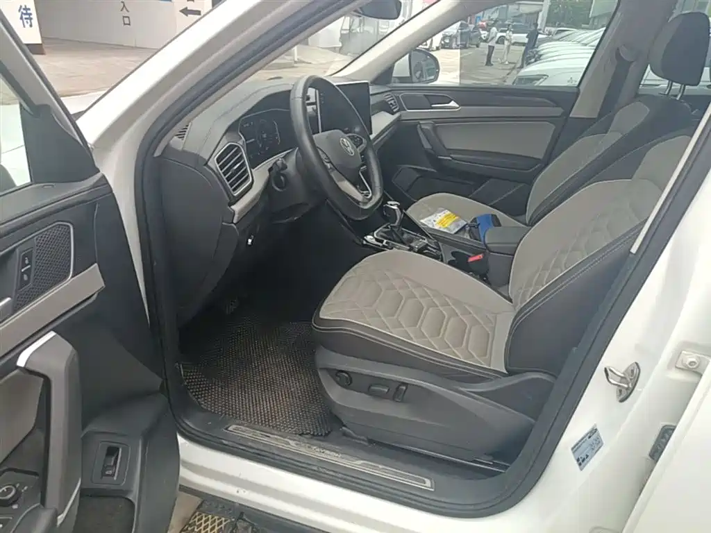 Volkswagen Tayron 2023 300TSI 2WD Luxury Plus Advanced Edition фото 15