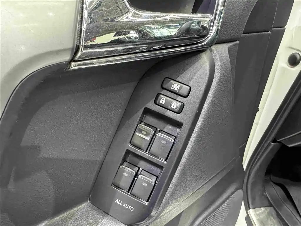 Toyota Prado 2015 2016 2.7L Auto Standard Edition