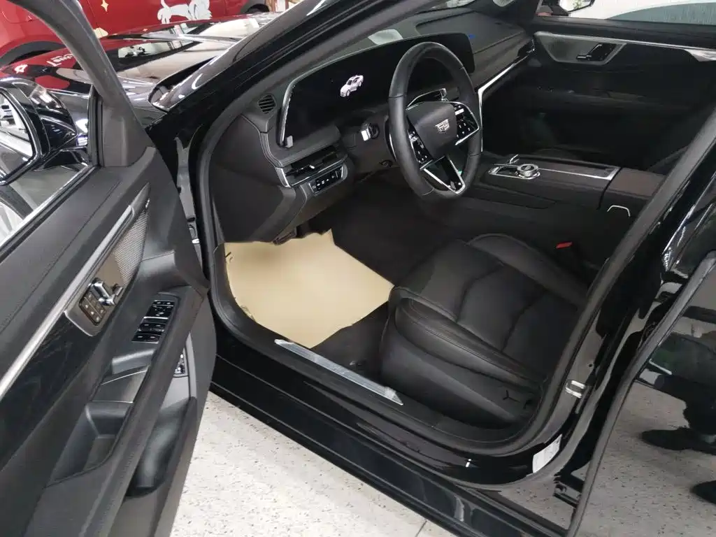 Photo 22 - Cadillac CT6