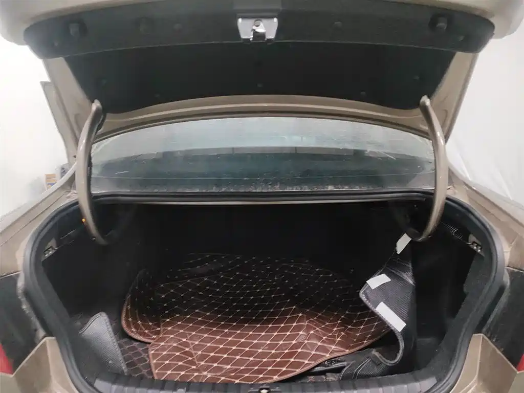 Volkswagen Bora 2014 1.6L Manual Comfort Edition фото 15