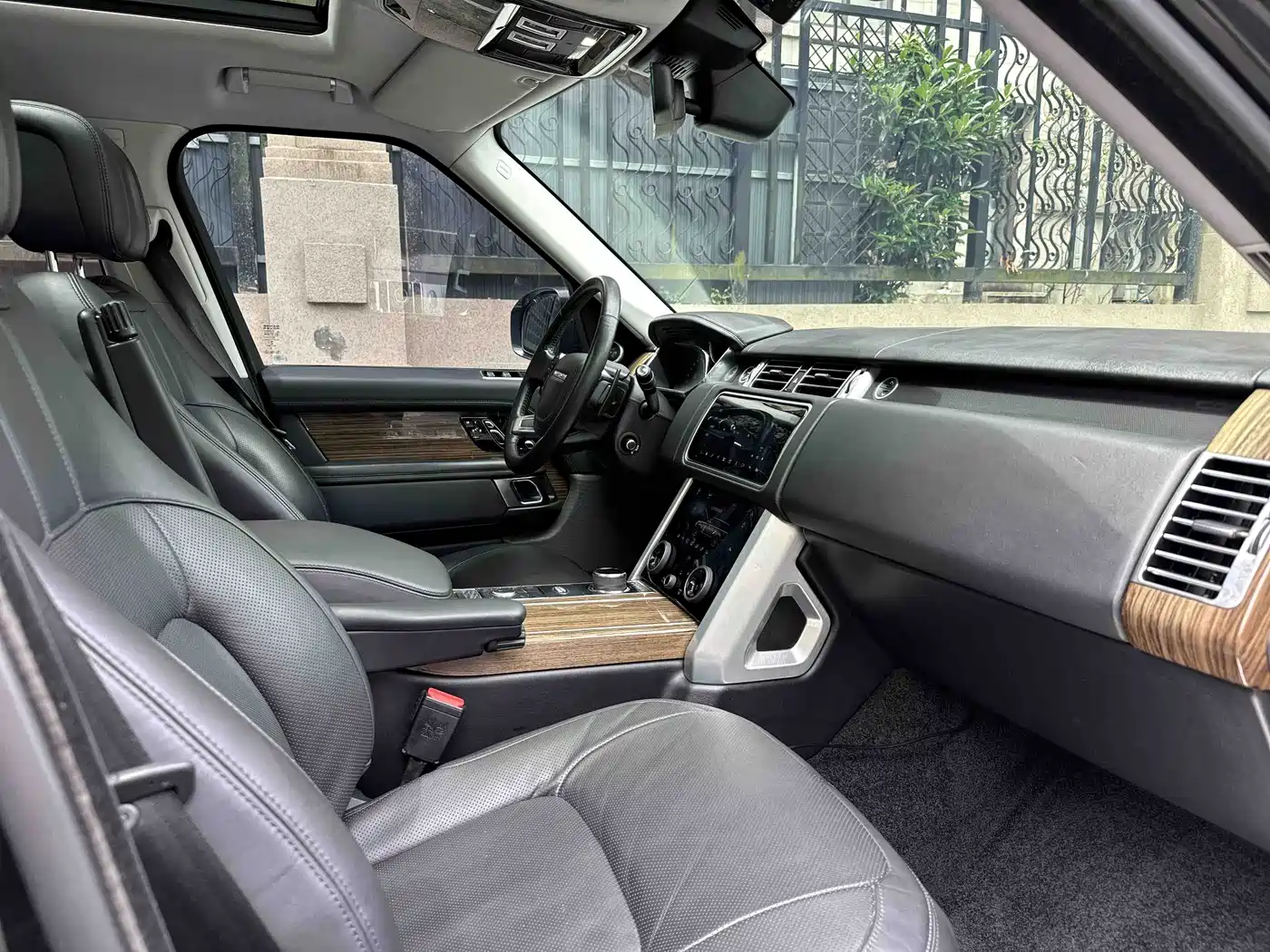 Land Rover Range Rover 2018 3.0 SC V6 Vogue Heritage Edition фото 13