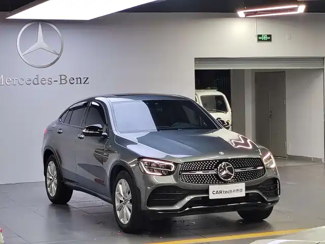 Mercedes-Benz GLC Coupe 2020 GLC 260 4MATIC Coupe SUV — фото 2