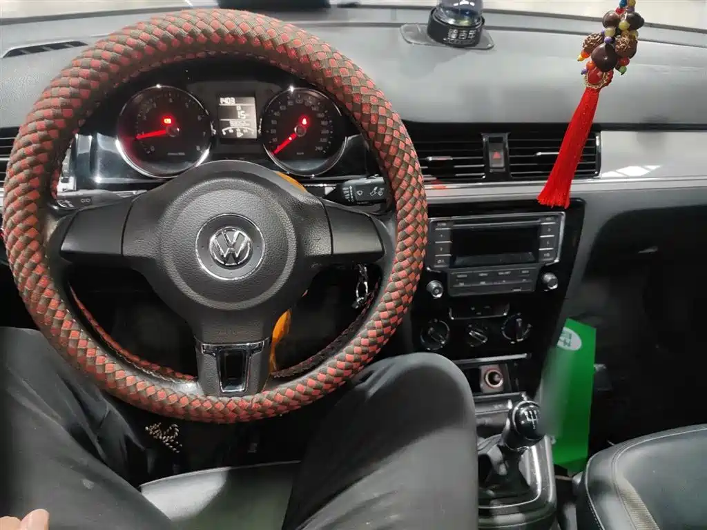 Volkswagen Bora 2014 1.6L Manual Comfort Edition фото 6