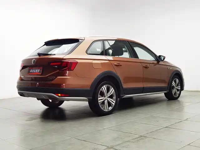 Volkswagen C-TREK 2018 230TSI DSG Luxury — фото 2