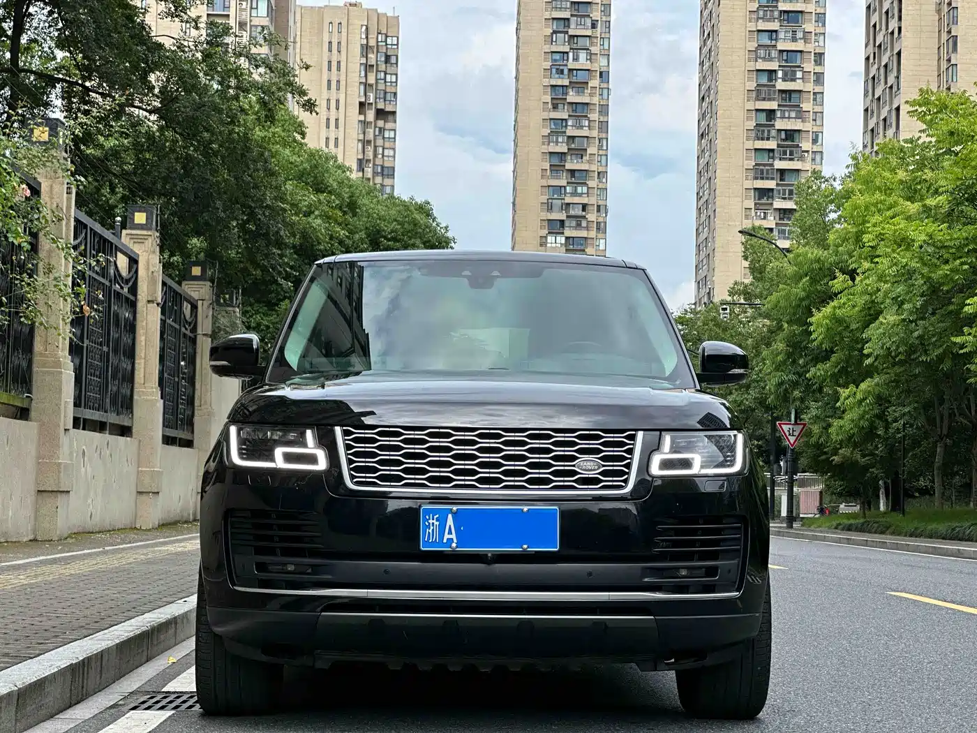 Land Rover Range Rover 2018 3.0 SC V6 Vogue Heritage Edition фото 2