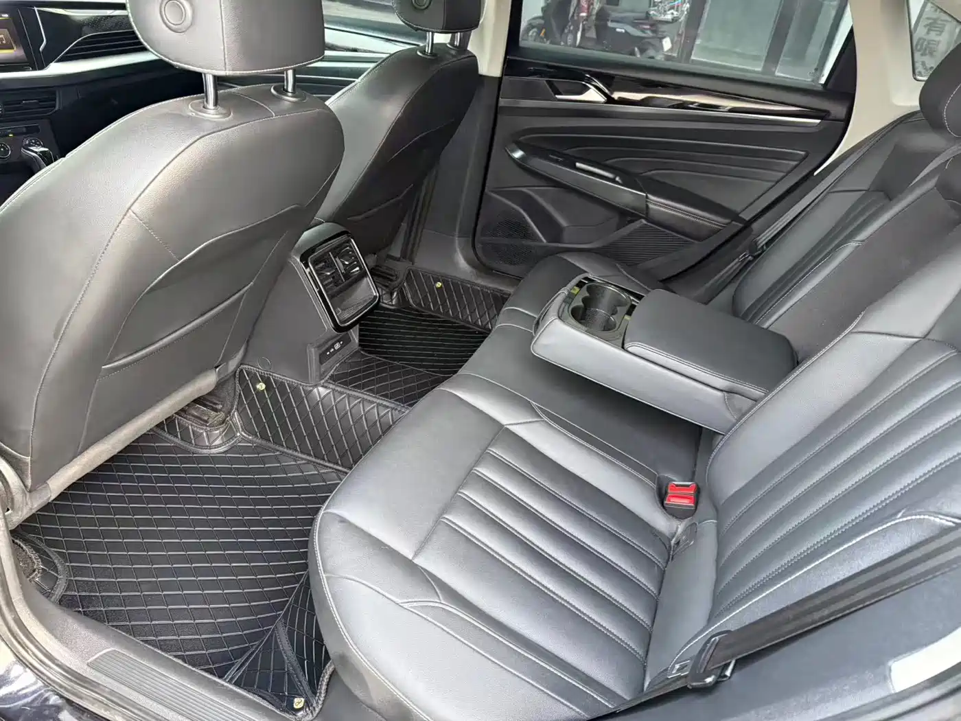 Volkswagen Passat 2022 280TSI Business Edition фото 7