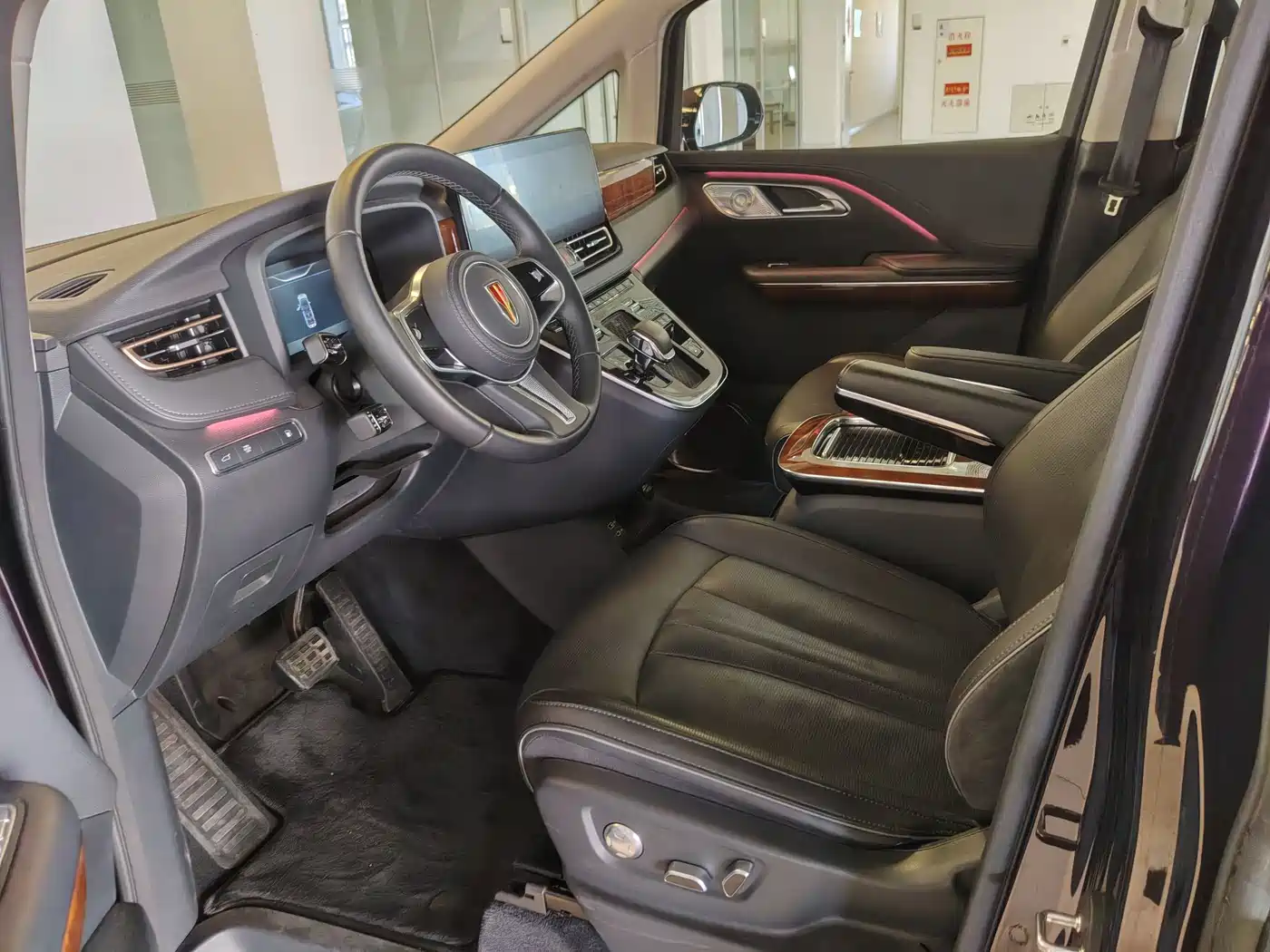 Hongqi HQ9 PHEV 2024 Model 2.0T AWD Luxury Edition фото 24