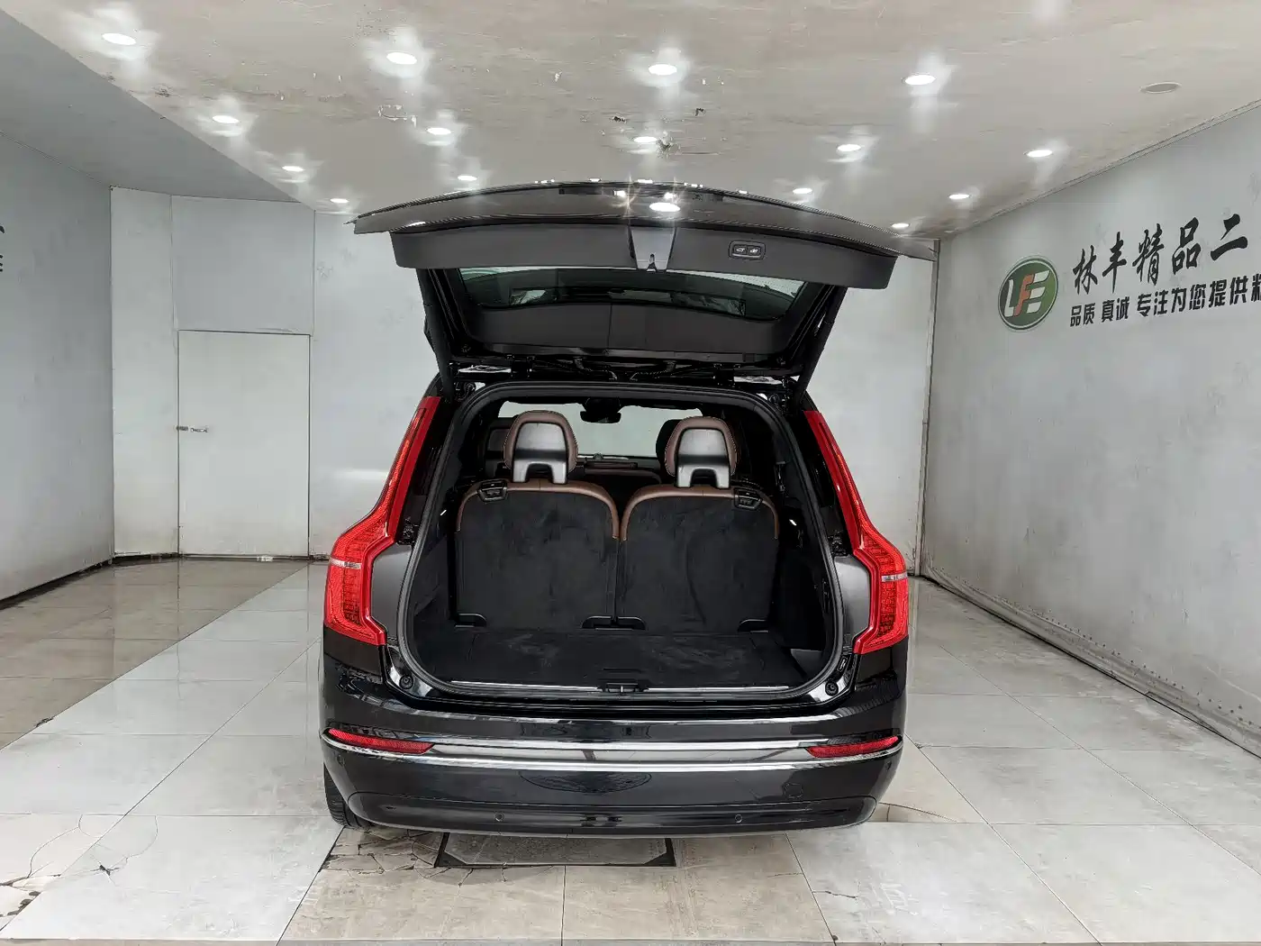 Volvo XC90 2023 B6 Smart Elegance Luxury Edition 7-Seater фото 31