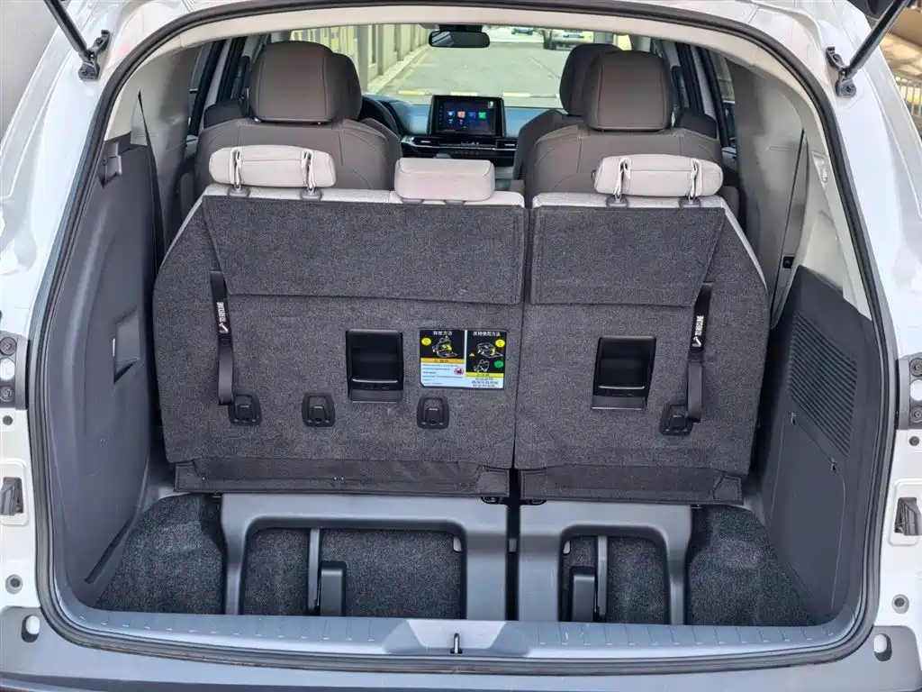 Toyota Sienna 2021 2.5L Hybrid Comfort Edition фото 11