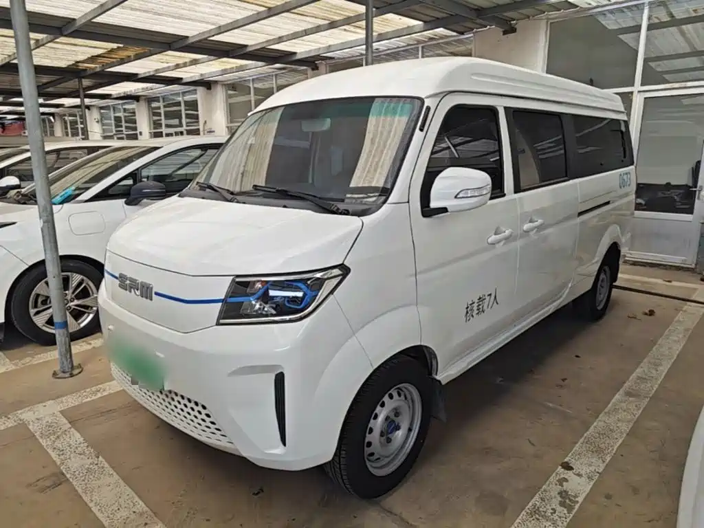 SRM Xinyuan Good Luck 2024 2023 Standard Passenger Vehicle