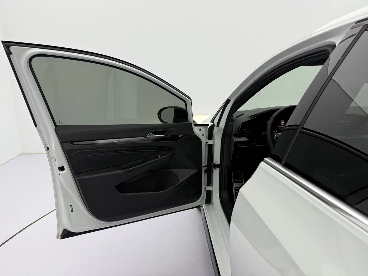 Volkswagen Golf 2021 280TSI DSG R-Line фото 22