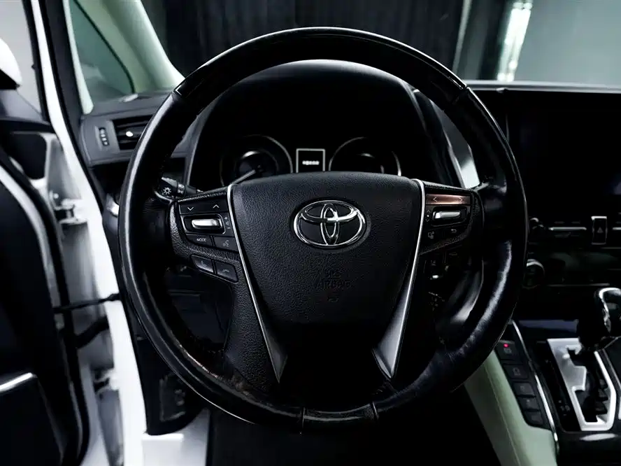 Toyota Alphard 2020 Hybrid 2.5L Premium Edition фото 15