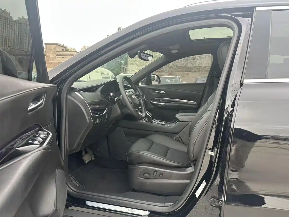 Cadillac XT4 2020 Facelift 28T 2WD Tech фото 4
