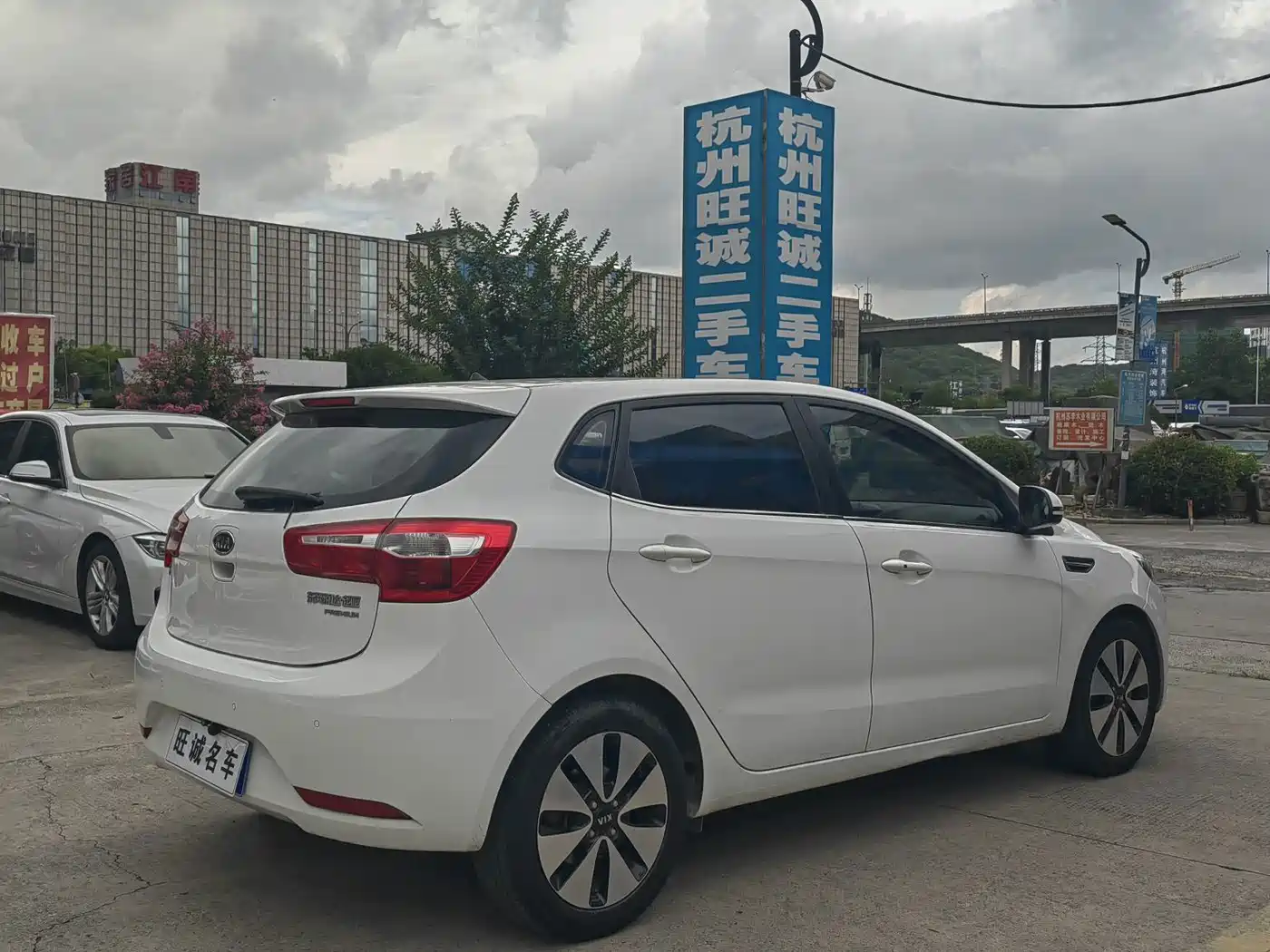 Kia K2 2012 2012 Hatchback 1.6L AT Premium