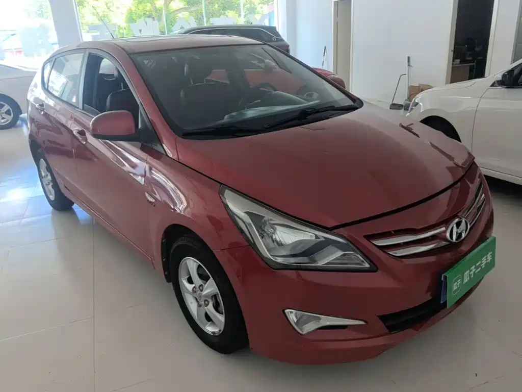 Hyundai Reina 2017 2016 1.4L Automatic GLX Leading