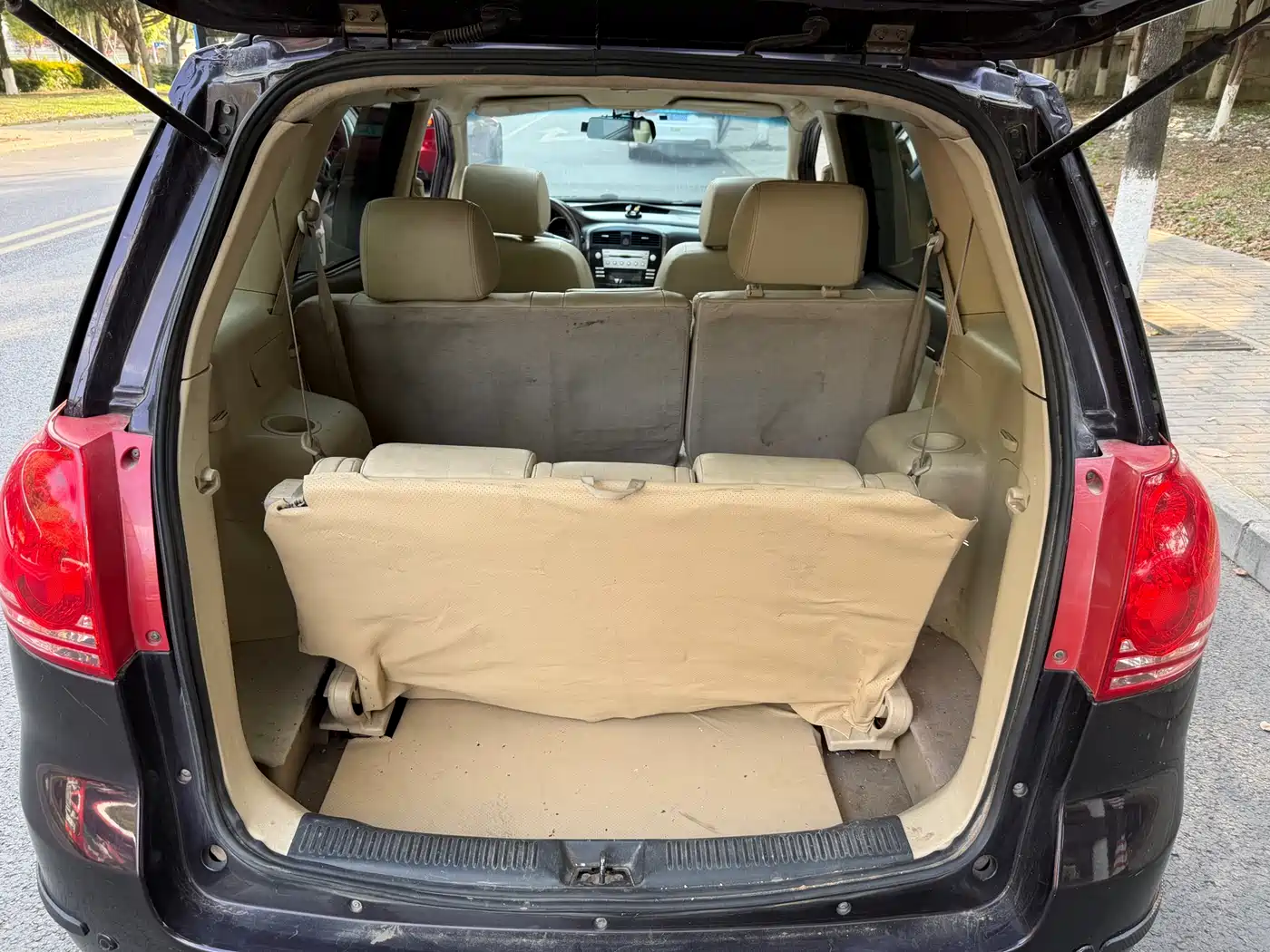 Haima Premacy 2014 2014 1.6L Manual 7-seater Pioneer Edition