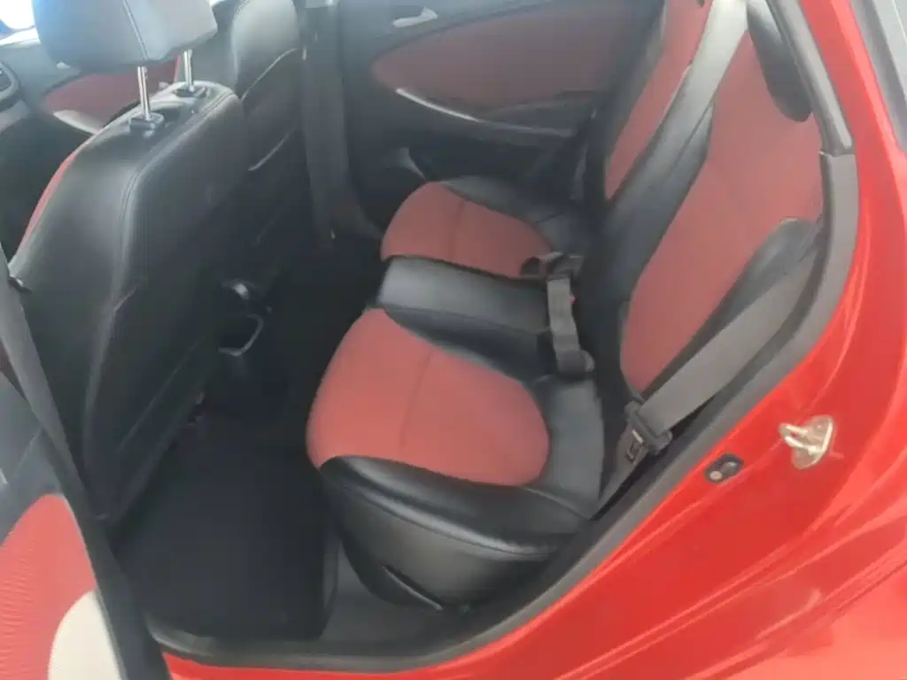 Hyundai Reina 2017 2016 1.4L Automatic GLX Leading