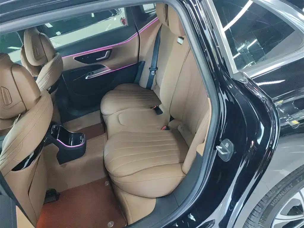 Mercedes-Benz E-Class 2025 E 260 L фото 13