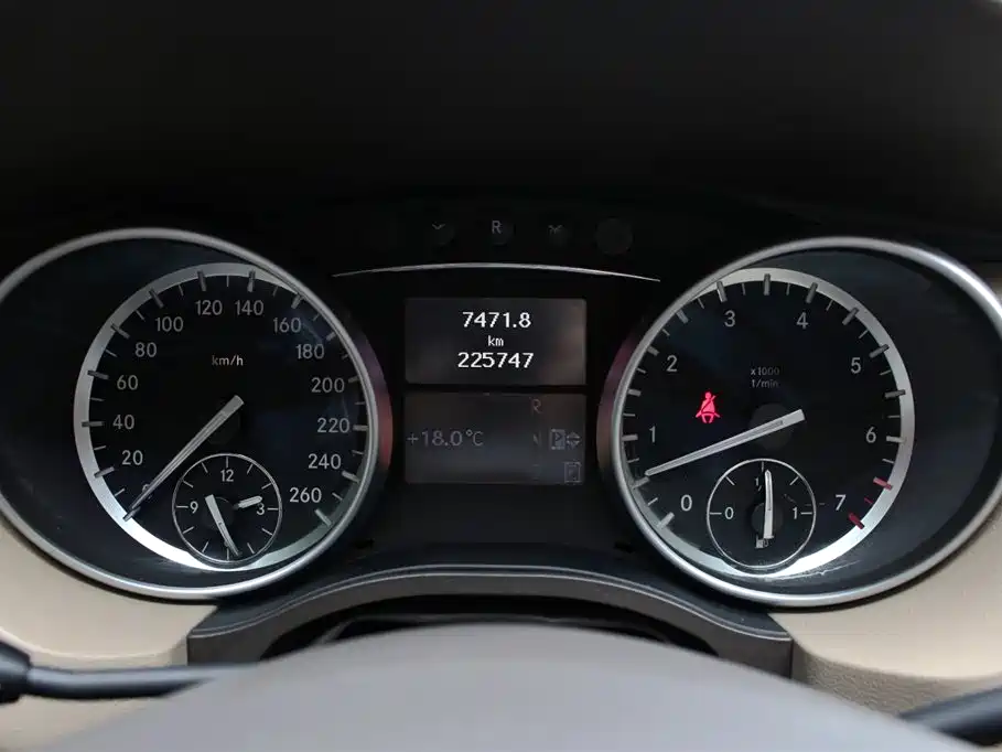 Mercedes-Benz R-Class 2015 R 320 4MATIC Luxury фото 15