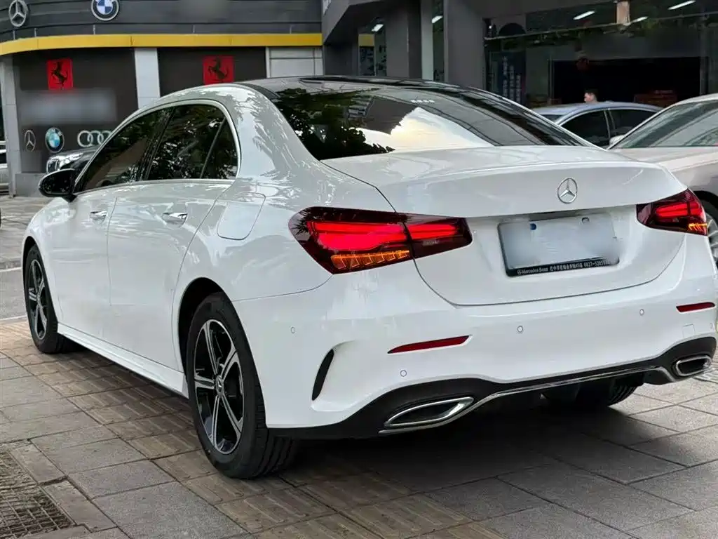 Mercedes-Benz A-Class 2023 A 200 L Fashion фото 5