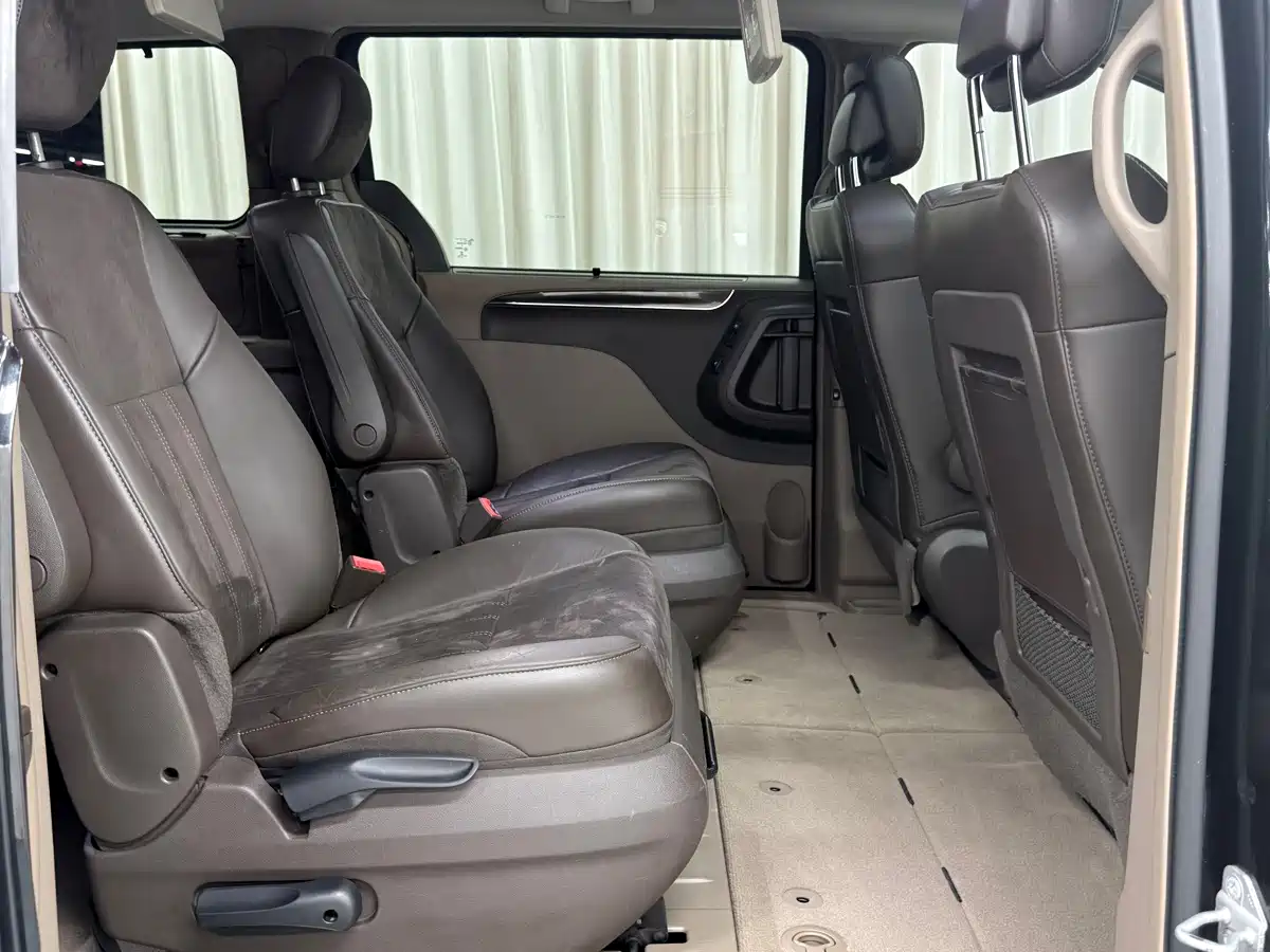 Chrysler Grand Voyager (Import) 2018 2013 3.6L Luxury Edition