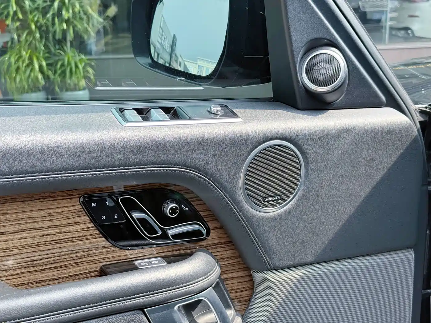 صورة 9 - Land Rover Range Rover