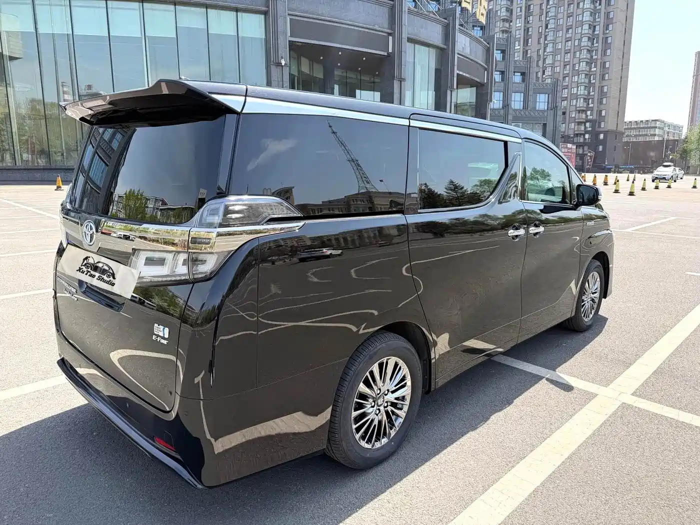 Toyota Vellfire 2021 Crown Hybrid 2.5L HV Premium Edition фото 9