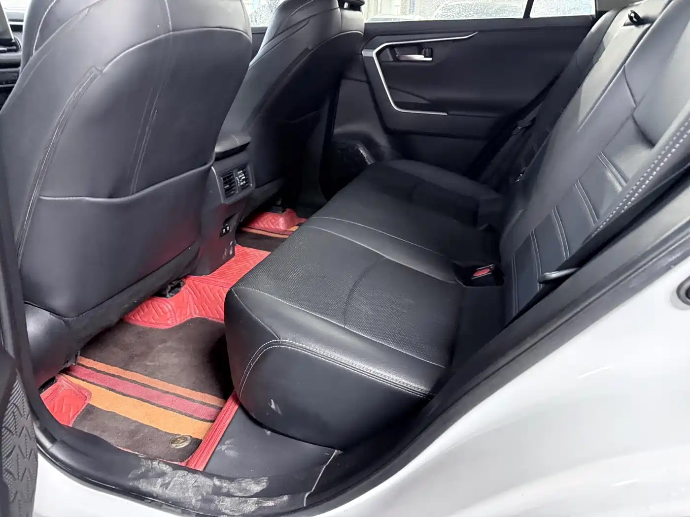 Toyota Wildlander 2020 2.0L CVT AWD Premium Edition фото 15