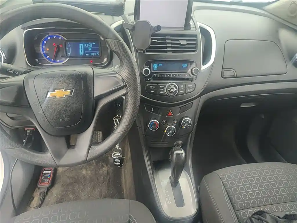 Chevrolet Trax 2016 1.4T Automatic 2WD Comfort Sunroof Edition фото 10