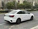 Фото 8 - Roewe i5