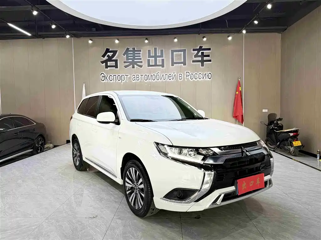 MITSUBISHI OUTLANDER