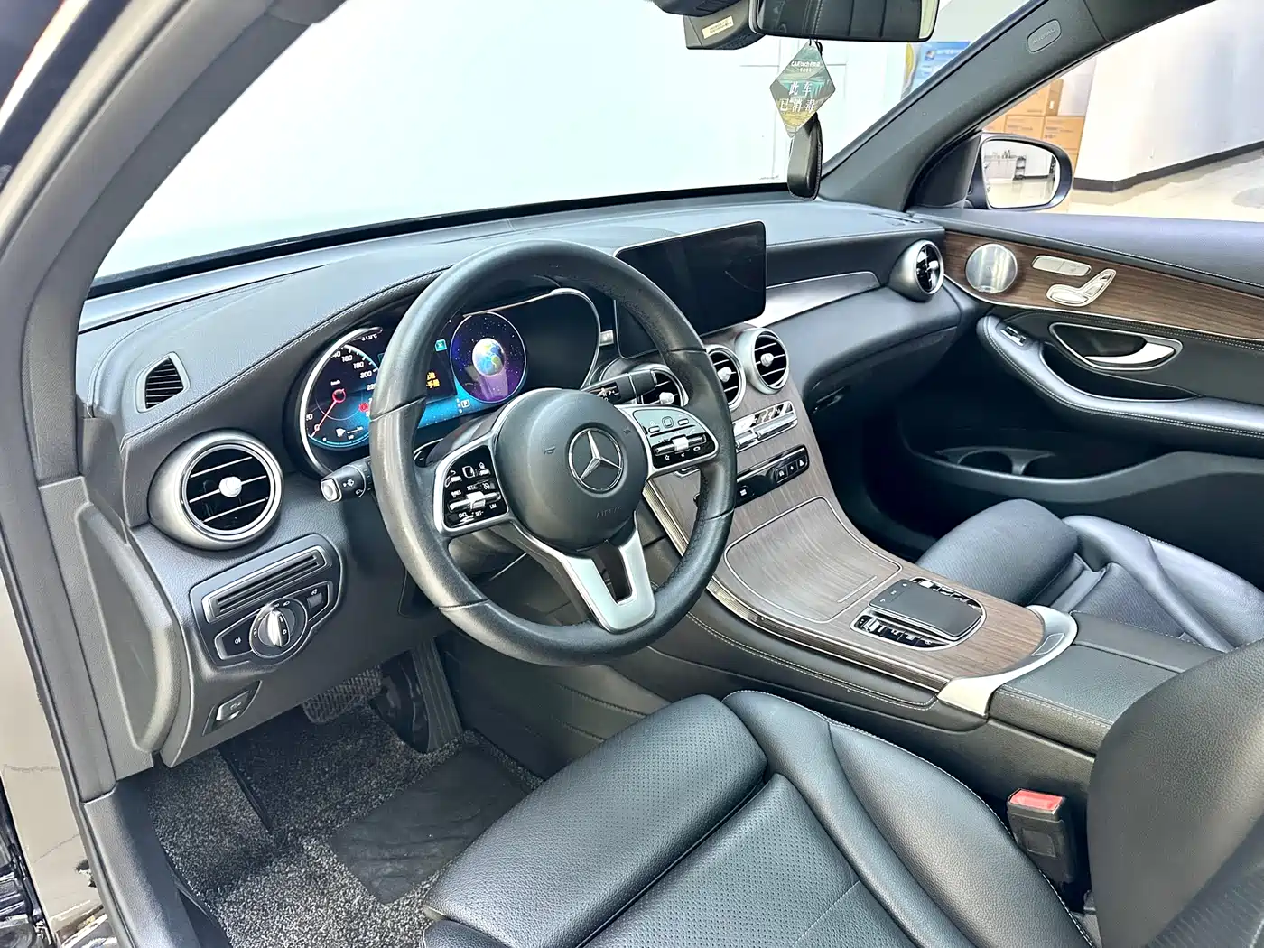 Mercedes-Benz GLC 2020 Facelift GLC 300 L 4MATIC Luxury фото 9