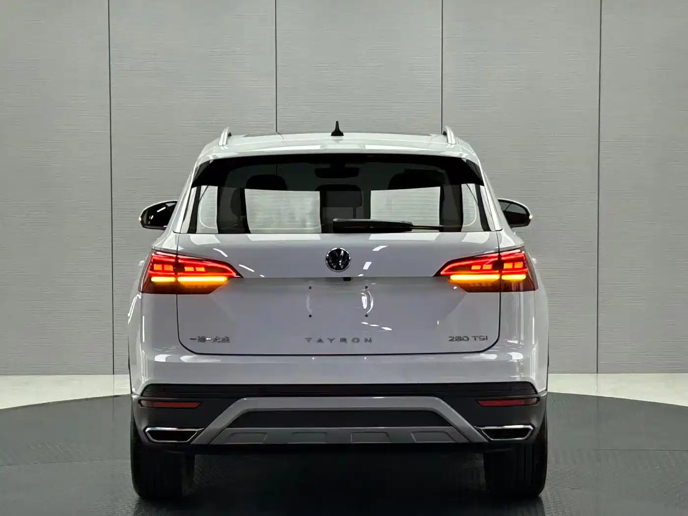 Volkswagen Tayron 2022 280TSI 2WD Luxury Smart Connect Edition фото 4