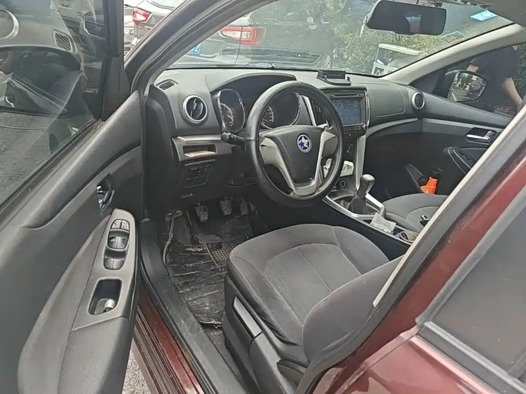 Venucia T70 2016 2015 1.6L Manual Ruixing Edition