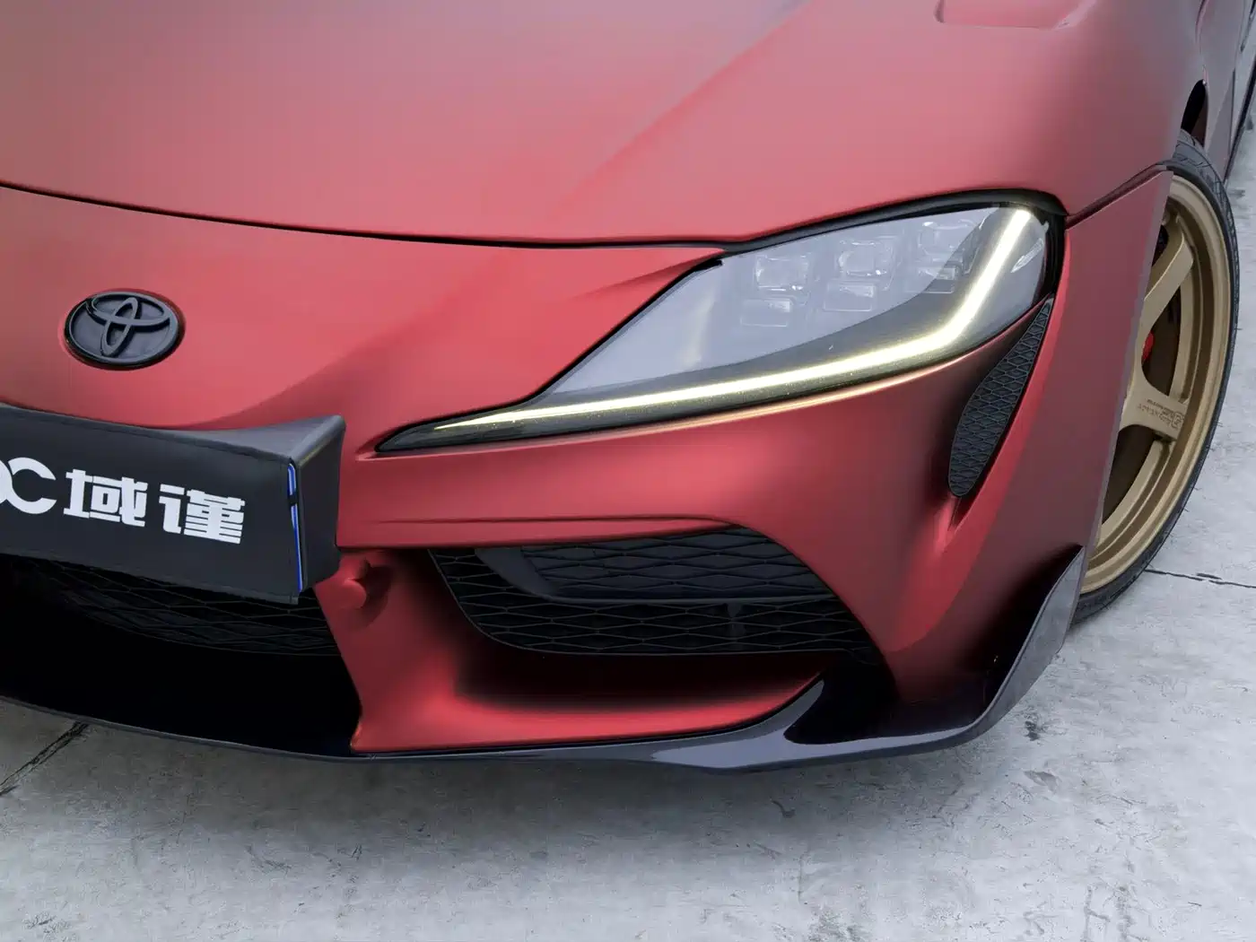 Photo 8 - Toyota Supra