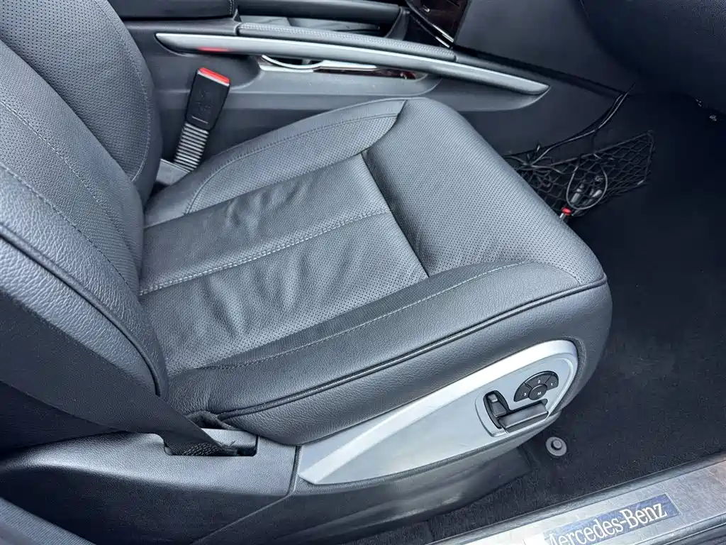 Mercedes-Benz GL-Class фото 19