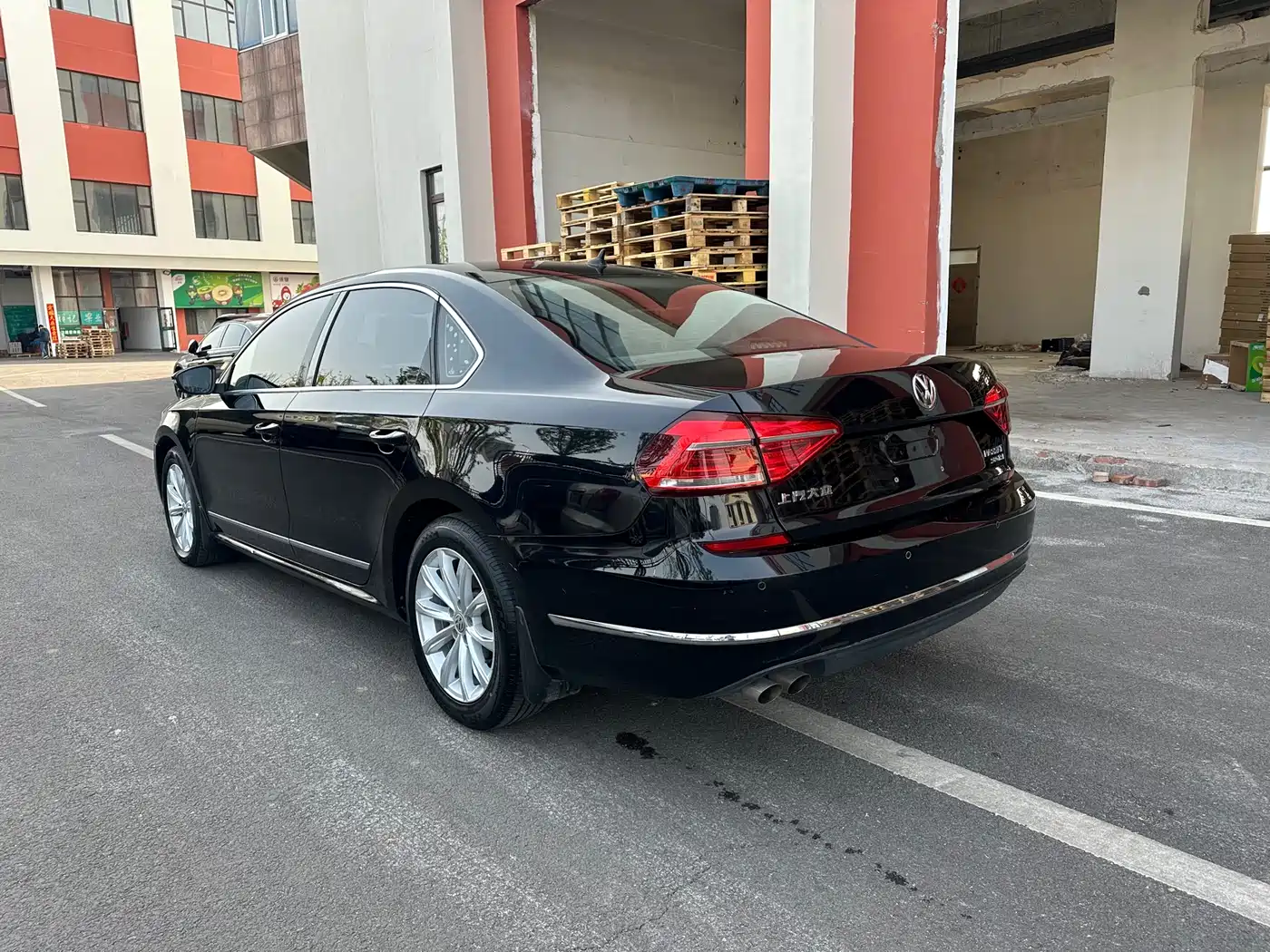 Volkswagen Passat 2017 280TSI DSG Prestige фото 6
