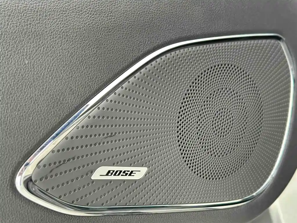 Hongqi HS5 2022 Facelift 2.0T Smart Flag Enjoyment Edition фото 23