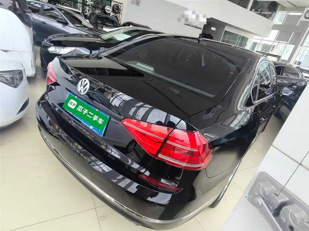 Volkswagen Passat 2017 330TSI DSG Prestige фото 7