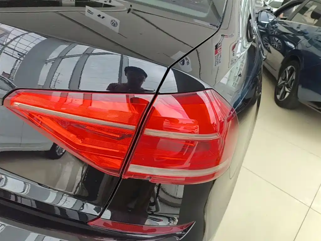 Volkswagen Passat 2017 330TSI DSG Prestige фото 8