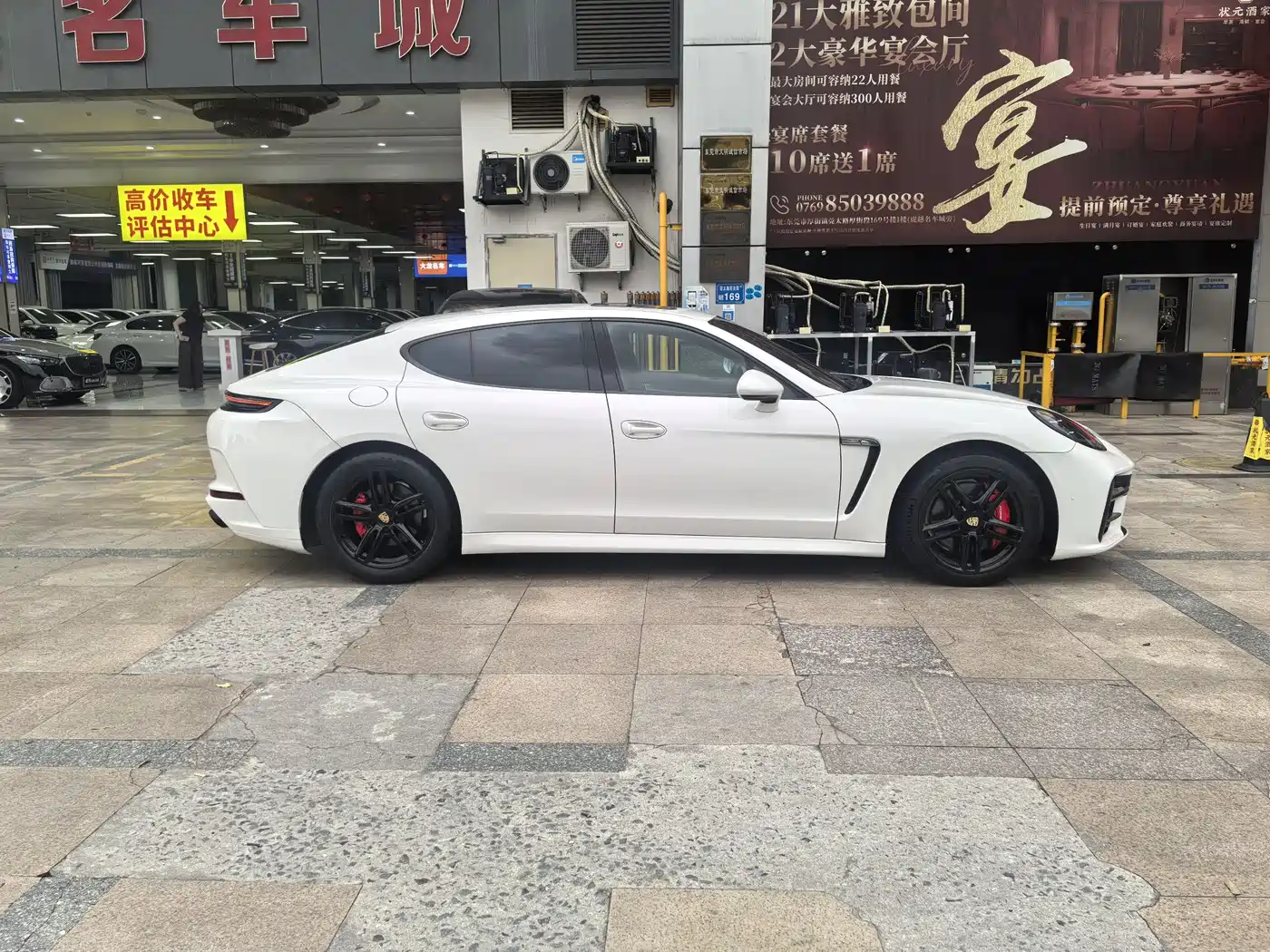 Porsche Panamera 2010 Panamera 4 3.6L фото 4