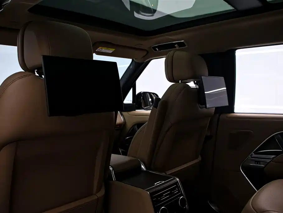 Land Rover Range Rover 2025 3.0 L6 400PS Genesis Extended Wheelbase фото 14