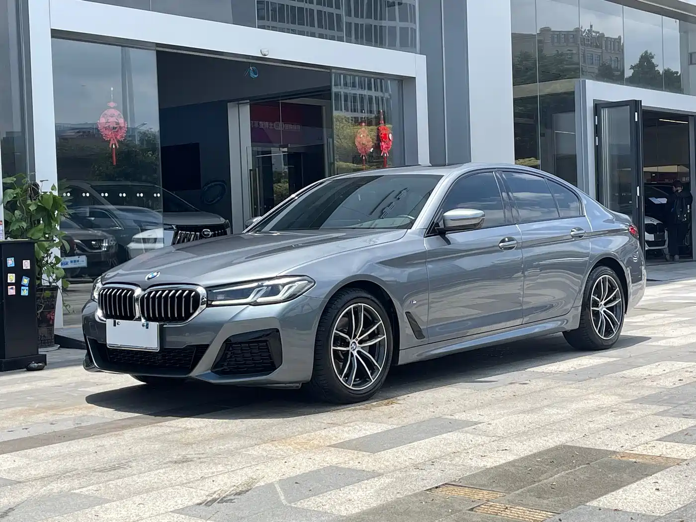 BMW 5 Series (Import) 2021 525i M Sport Package фото 20